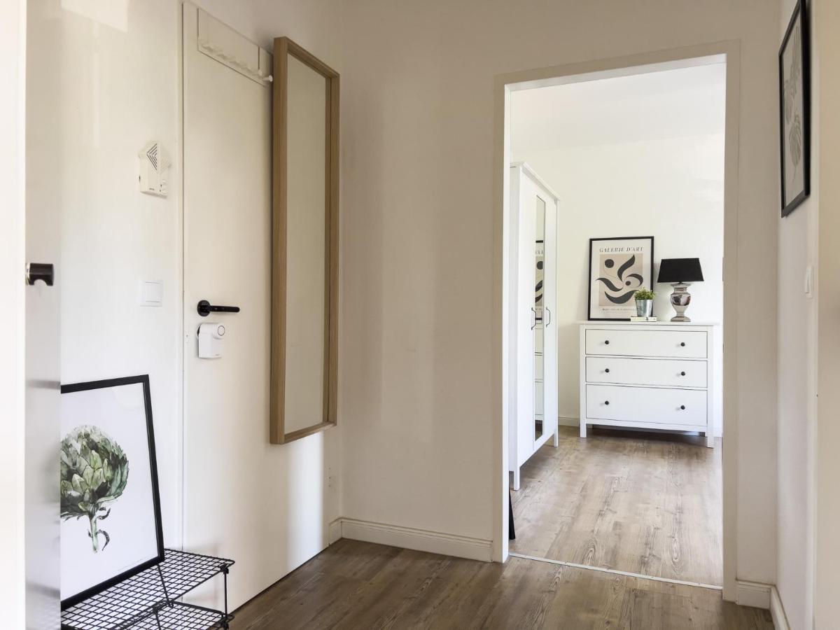 Home By Doni I Apartment An Der Kunsthalle I Parkplatz & Balkon Билефелд Екстериор снимка